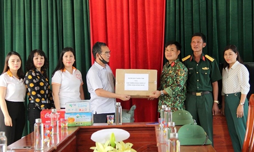 Hội Nhà báo thành phố Đà Nẵng trao gần 170 triệu đồng cho nhân viên y tế chống dịch Covid-19